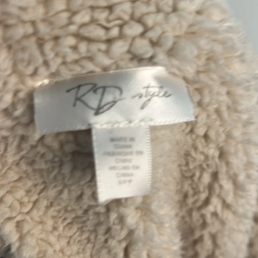 Furry Jacket - Picture 5 of 7